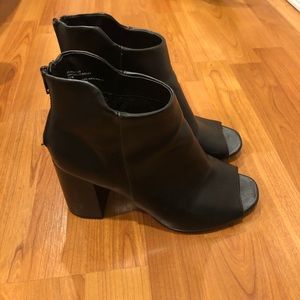 Open toe heeled booties